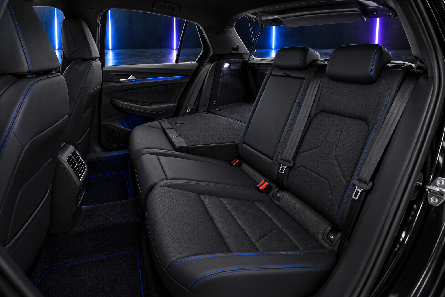 2025 Volkswagen Golf R — photo 6